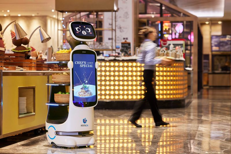 DINERBOT T10 by Keenon Robotics