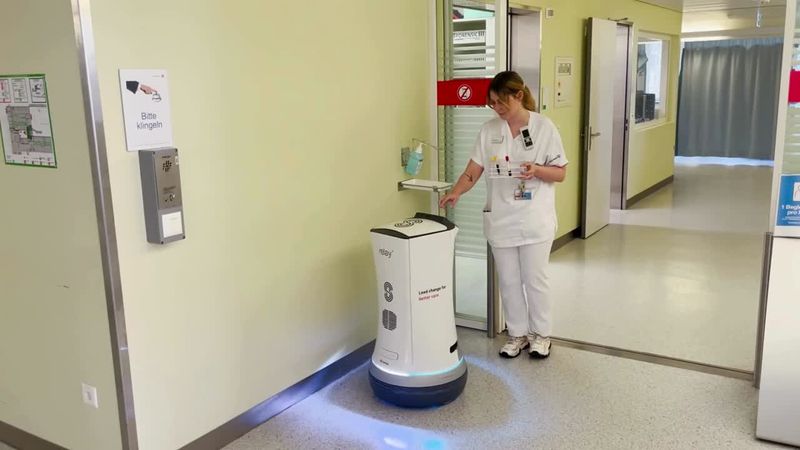 Relay delivery robot by Relay Robotics